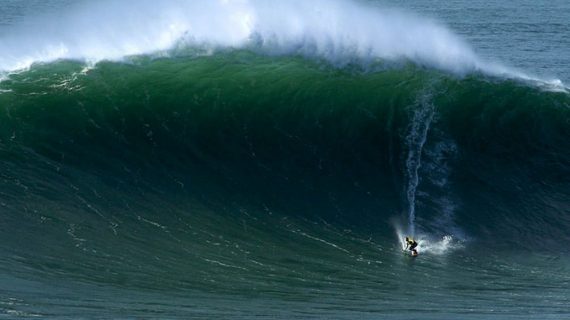 Giant Wave in Nazaré