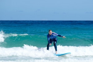 Surfing lessons for beginners in Junior France