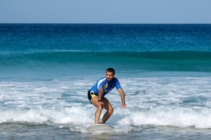 Learn surfing Surfing for beginners in France