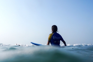 Warten auf die Welle Surfkurse in Le Pin Sec