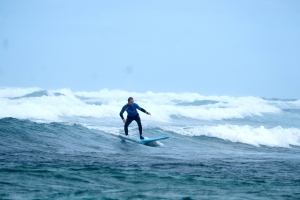 Learn surfing in France
