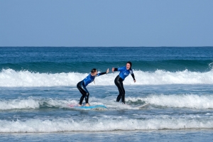 Surfing for beginners in Junior Spain