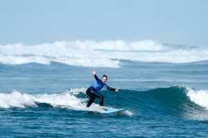 Learn to surf in junior Spain