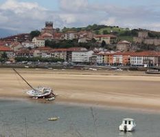 Next to the beach beach junior surf camp Spain