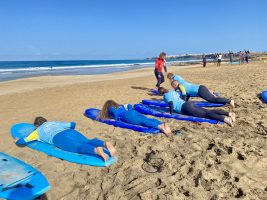 Surf school El Cotillo: Take-off exercises on the beach