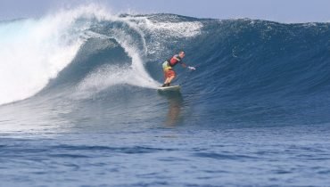 Großer Swell auf den Mentawai-Inseln