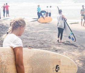 Learn surfing in Sri Lanka Learn surfing in Sri Lanka